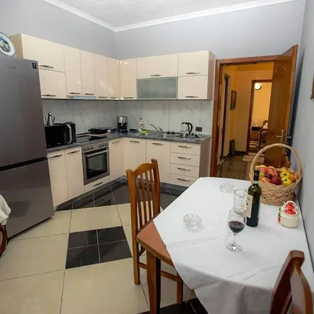 Apartment Cosy In Tirana